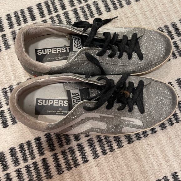 Golden Goose superstar size 39 never worn and in perfect condition. - Picture 2 of 4